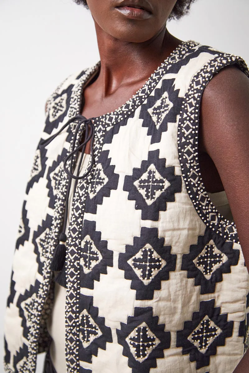 Kaira Monochrome Quilted Gilet - Image 4
