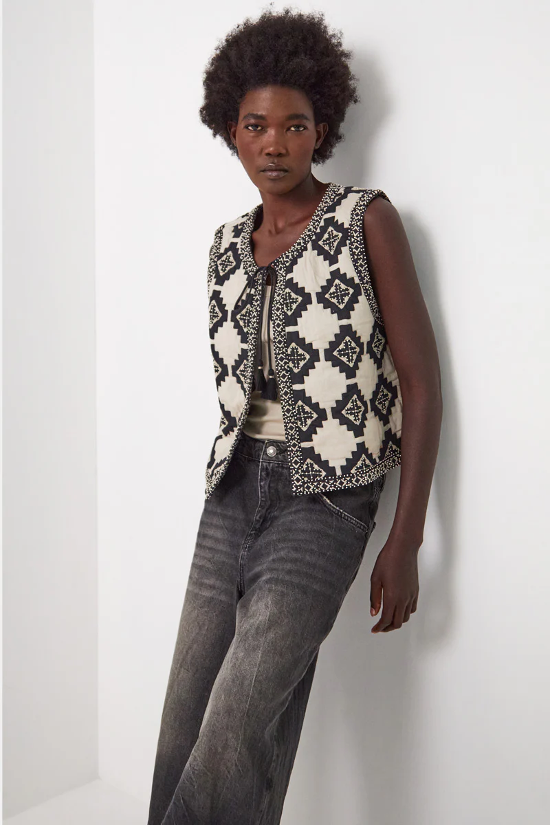 Kaira Monochrome Quilted Gilet - Image 5
