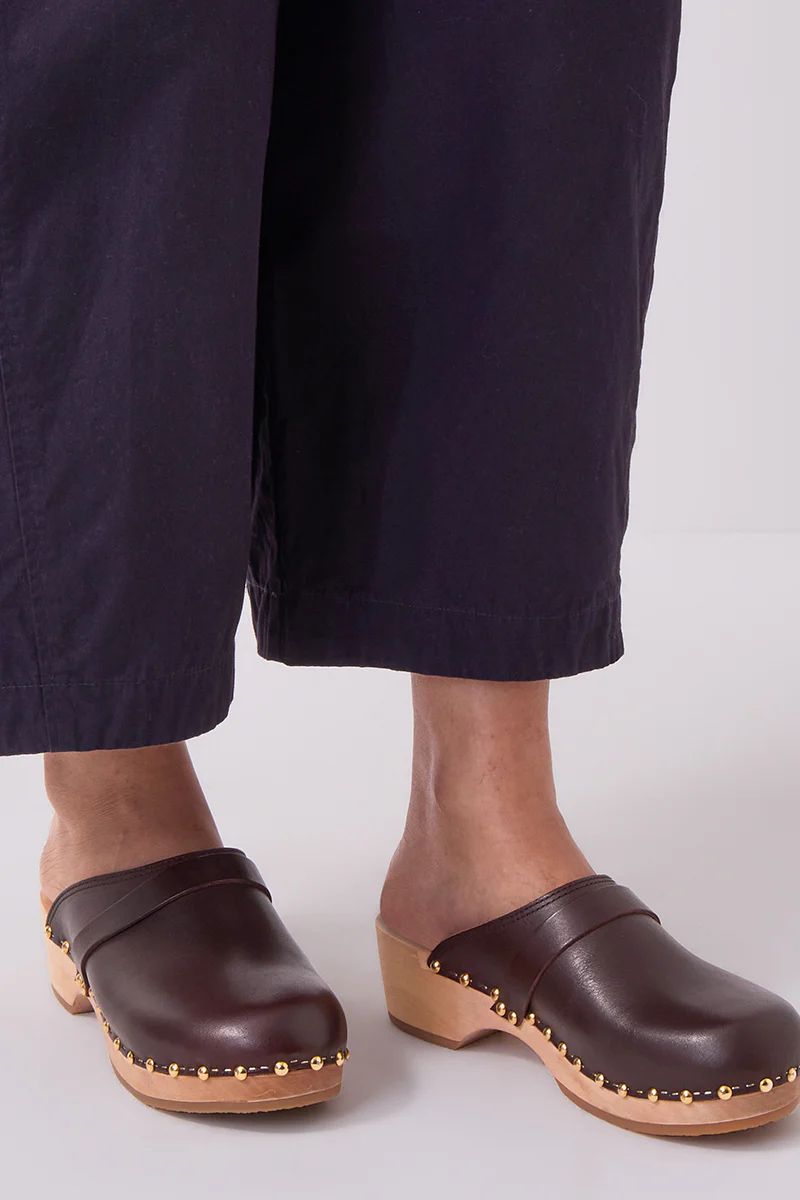 Yren Rock Chocolate Clogs - Image 3
